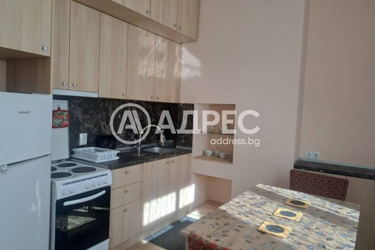Двустаен апартамент, Пловдив, Стария град, 700713, Снимка 1