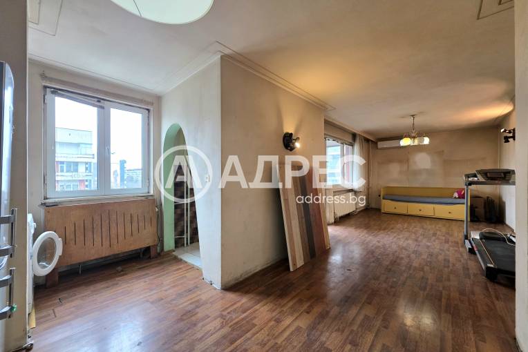 Тристаен апартамент, София, Разсадника, 688715, Снимка 1