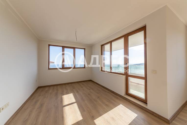 Двустаен апартамент, Варна, Виница, 670725, Снимка 2