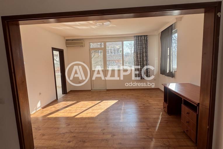 Тристаен апартамент, Пловдив, Кючук Париж, 686727, Снимка 1