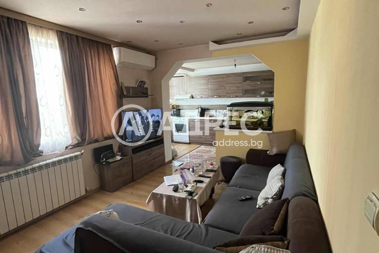 Многостаен апартамент, Благоевград, Широк център, 666728, Снимка 1