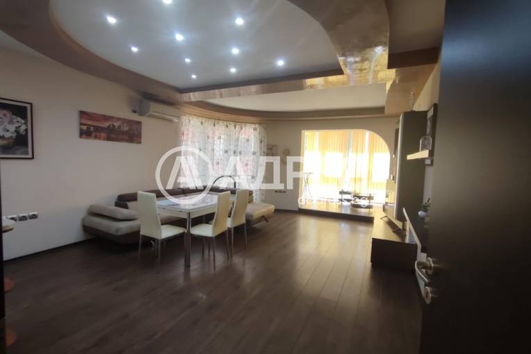 Тристаен апартамент, Стара Загора, Широк център, 669728, Снимка 1