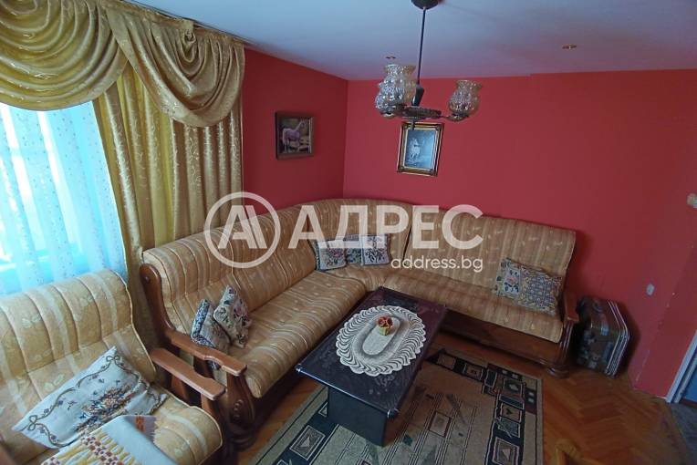 Къща/Вила, Разград, Добровски, 669733, Снимка 1