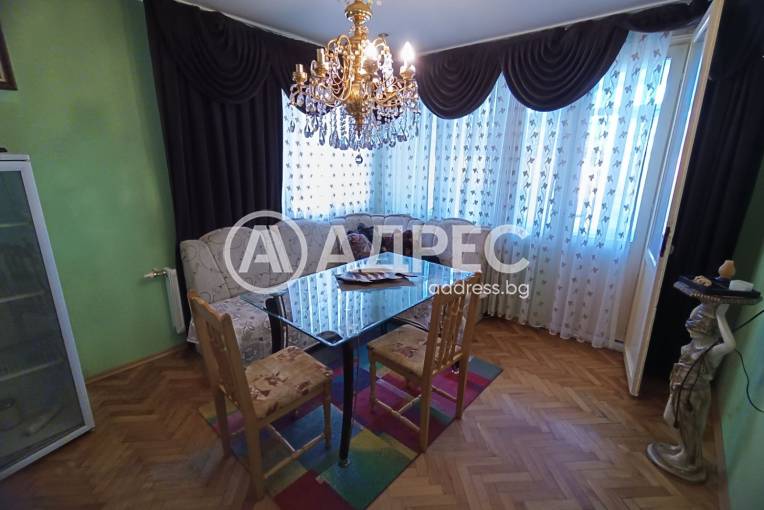 Къща/Вила, Разград, Добровски, 669733, Снимка 2