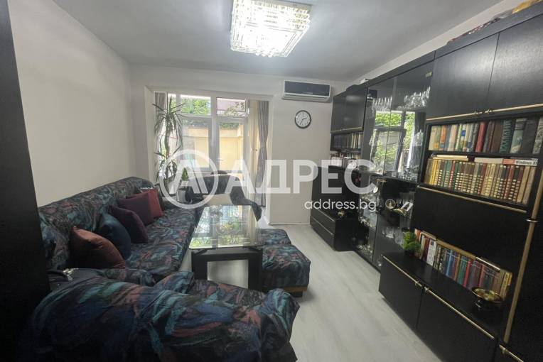Тристаен апартамент, Варна, Централна поща, 697735, Снимка 1