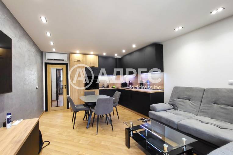 Двустаен апартамент, Варна, к.к. Св.Св. Константин и Елена, 660743, Снимка 1