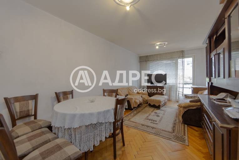 Тристаен апартамент, София, Бъкстон, 694743, Снимка 1