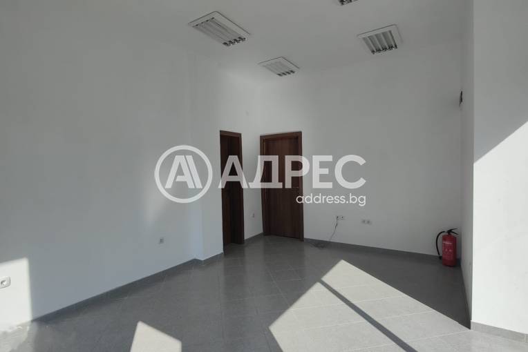 Търговски помещения, Севлиево, жк. "Димитър Благоев", 699747, Снимка 1