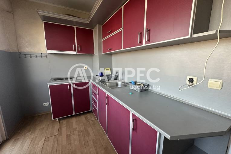 Двустаен апартамент, Шумен, Болницата, 663748, Снимка 1