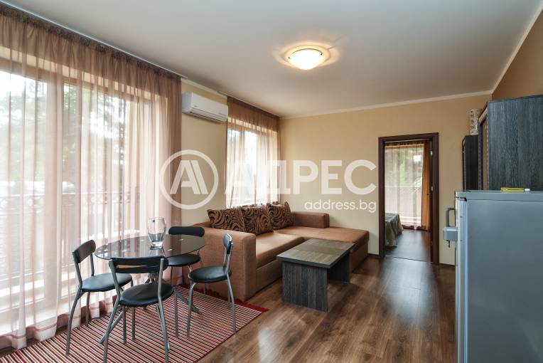 Тристаен апартамент, Варна, м-ст Ален Мак, 683748, Снимка 1