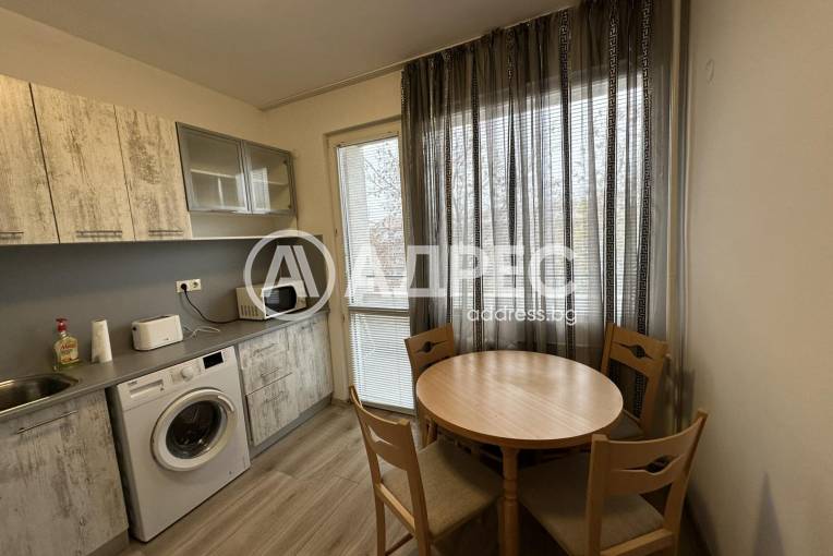 Тристаен апартамент, Плевен, Идеален център, 678750, Снимка 2