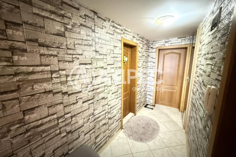 Двустаен апартамент, Варна, Погребите, 698756, Снимка 9