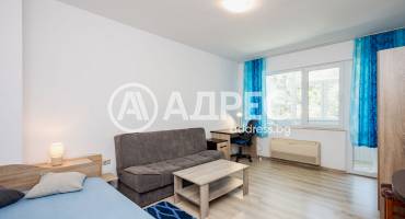 Двустаен апартамент, Варна, Червен площад, 696758, Снимка 1