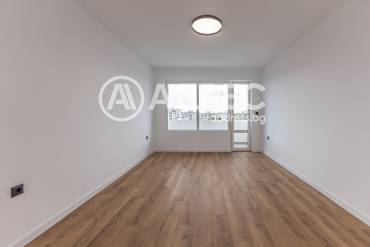 Тристаен апартамент, Варна, Възраждане 2, 701760, Снимка 1