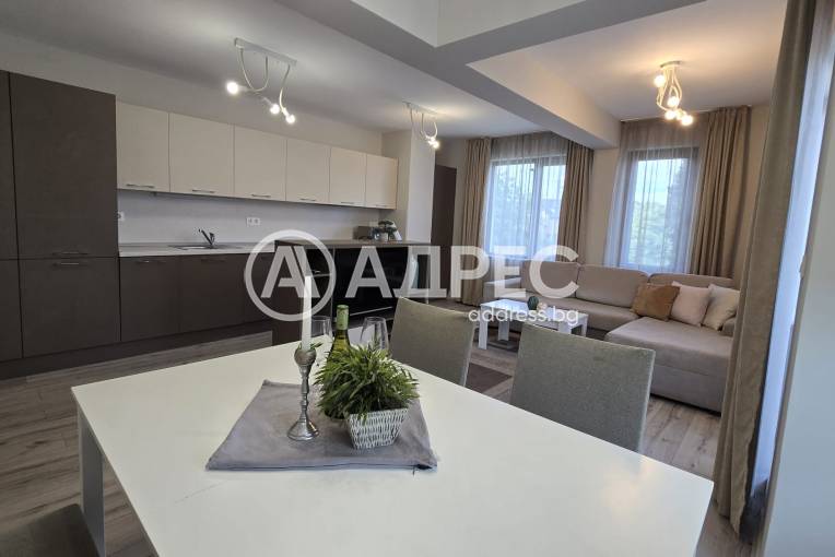 Многостаен апартамент, Варна, Гръцка махала, 685762, Снимка 1