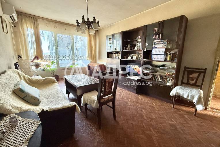 Тристаен апартамент, София, Карпузица, 680763, Снимка 1