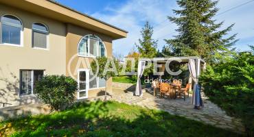 Къща/Вила, Лъка, м-ст Момина чешма, 673765, Снимка 1