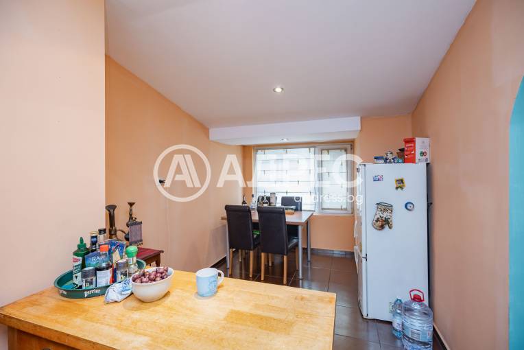 Тристаен апартамент, Варна, Погребите, 696766, Снимка 8