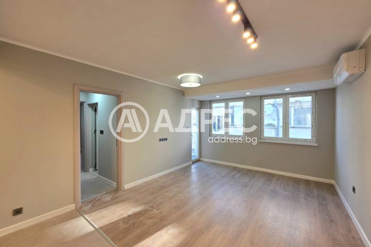 Тристаен апартамент, София, Редута, 680768, Снимка 1