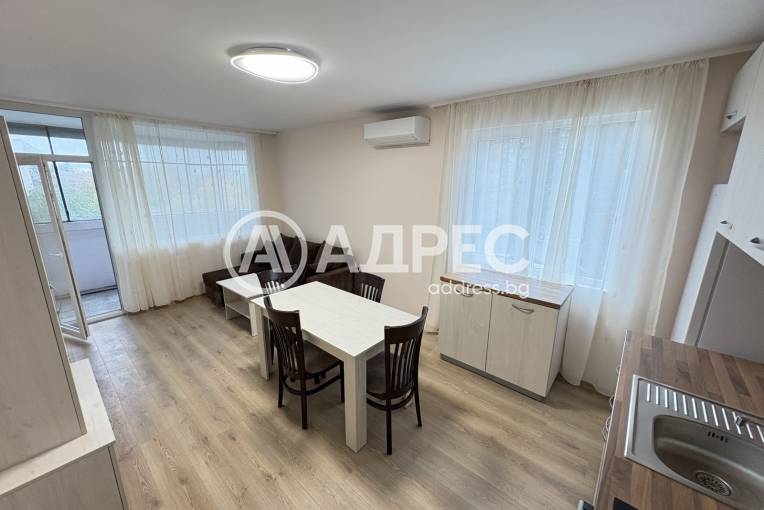 Тристаен апартамент, Варна, Център, 698771, Снимка 1