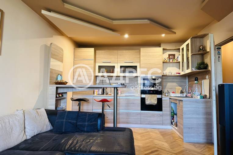 Тристаен апартамент, Плевен, Сторгозия, 671775, Снимка 1