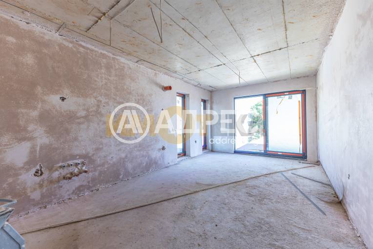 Тристаен апартамент, Варна, Общината, 657777, Снимка 1