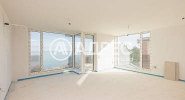 Тристаен апартамент, Варна, Галата, 676779, Снимка 1