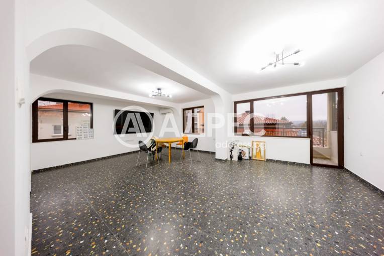 Многостаен апартамент, Плевен, Идеален център, 684779, Снимка 1