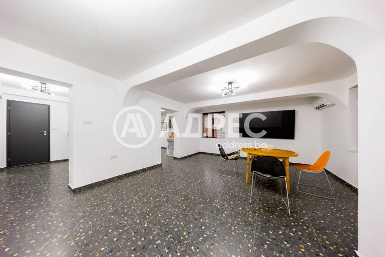 Многостаен апартамент, Плевен, Идеален център, 684779, Снимка 2