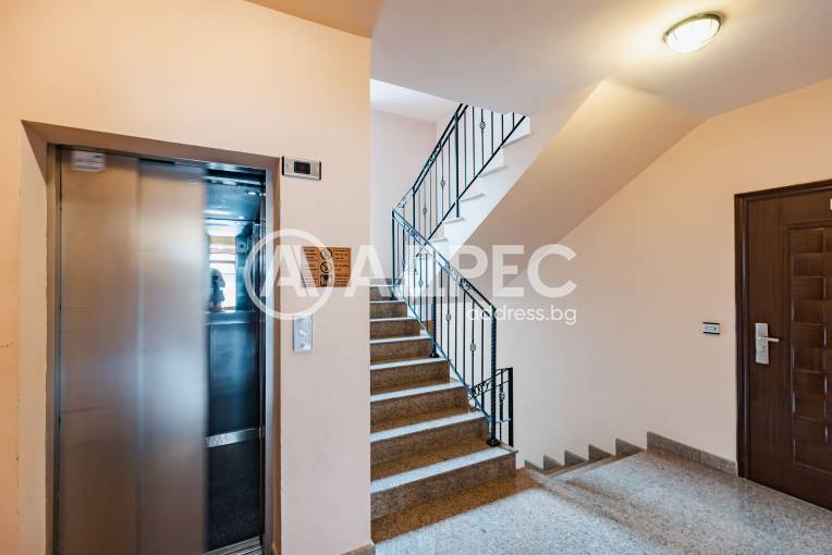 Тристаен апартамент, Варна, к.к. Св.Св. Константин и Елена, 695784, Снимка 23