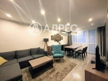 Тристаен апартамент, Русе, Широк център, 675786, Снимка 1