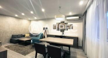 Тристаен апартамент, Русе, Широк център, 675786, Снимка 1