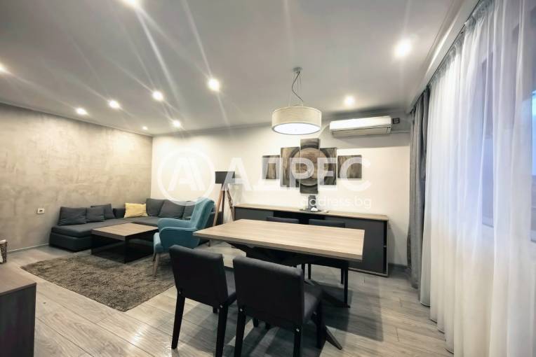 Тристаен апартамент, Русе, Широк център, 675786, Снимка 1