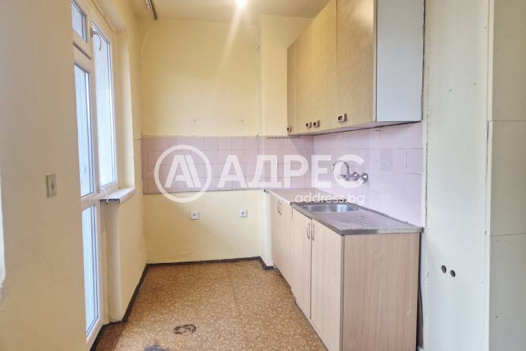 Тристаен апартамент, Варна, Електрон, 685786, Снимка 8