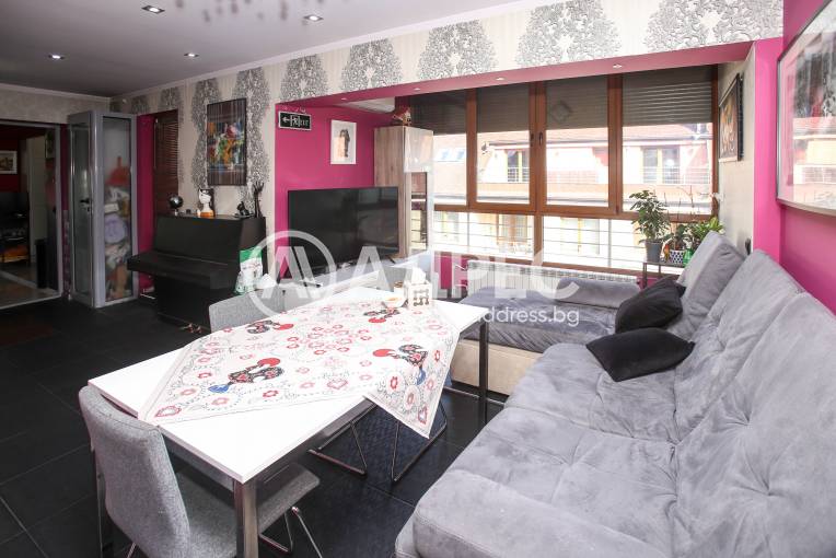 Тристаен апартамент, София, Витоша, 691787, Снимка 1