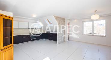 Многостаен апартамент, Варна, Икономически университет, 662789, Снимка 2