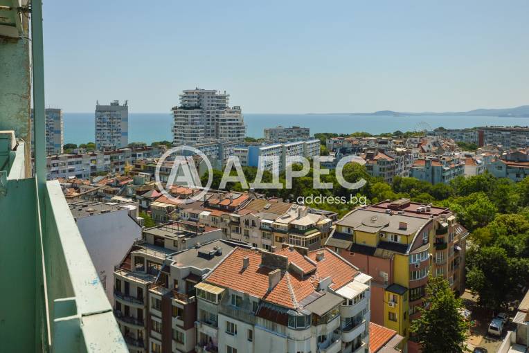 Тристаен апартамент, Бургас, Лазур, 702797, Снимка 1