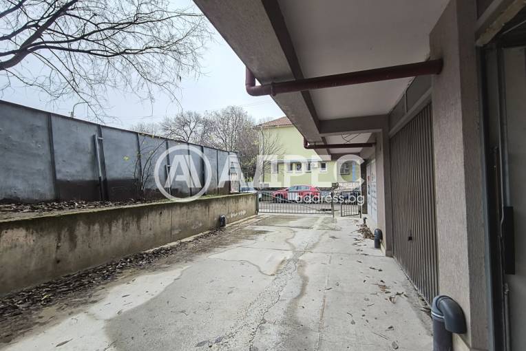 Гараж, Русе, Широк център, 677799, Снимка 3