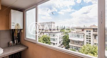 Тристаен апартамент, Варна, Окръжна болница, 701799, Снимка 2