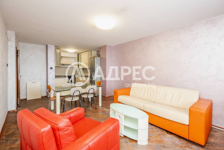 Тристаен апартамент, Варна, Окръжна болница, 701799, Снимка 1