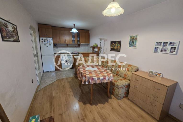 Двустаен апартамент, Варна, Икономически университет, 681801, Снимка 2