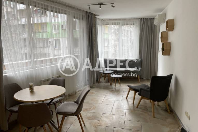 Тристаен апартамент, София, Бели брези, 688802, Снимка 1