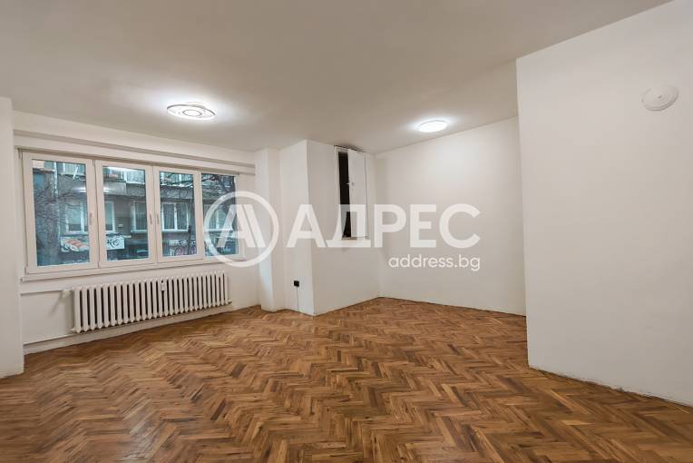 Тристаен апартамент, София, Център, 681804, Снимка 1