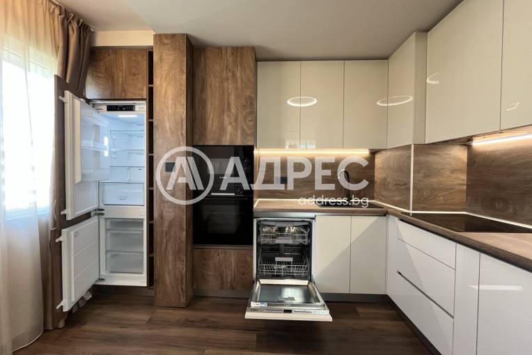 Тристаен апартамент, Варна, Червен площад, 702805, Снимка 2