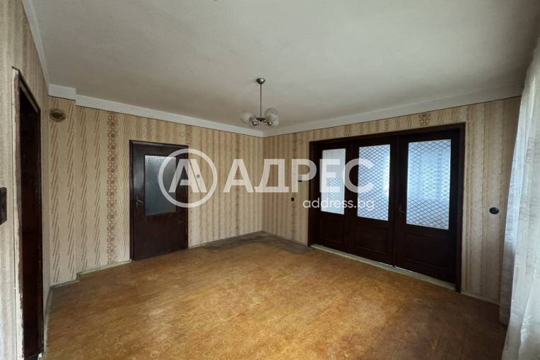 Многостаен апартамент, Попово, 677810, Снимка 2