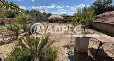 Къща/Вила, Градина, 673815, Снимка 2