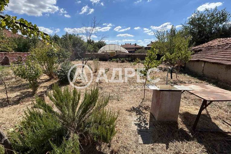 Къща/Вила, Градина, 673815, Снимка 2