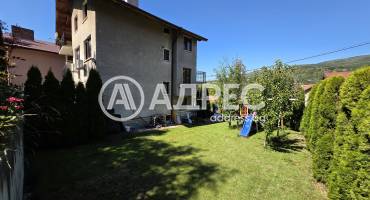 Многостаен апартамент, Владая, 677816, Снимка 1