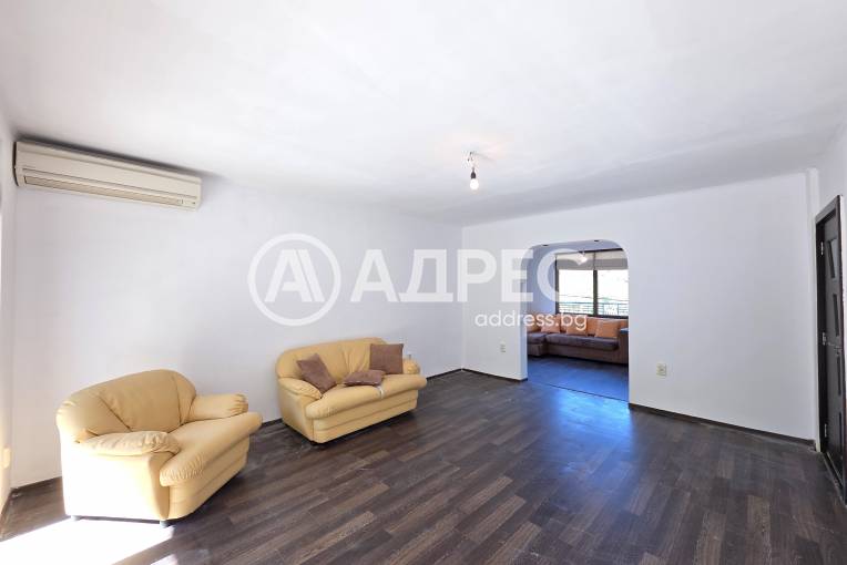 Многостаен апартамент, Владая, 677816, Снимка 3