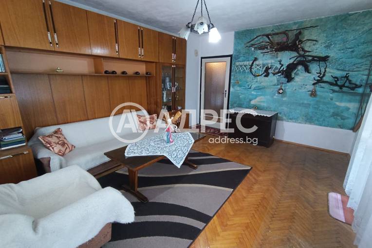 Многостаен апартамент, Разград, Варош, 658817, Снимка 1